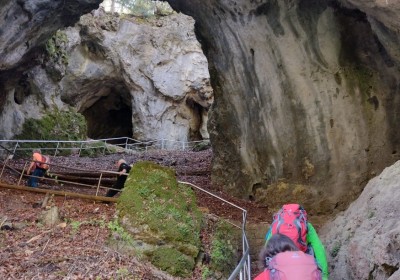 2022 Oswaldhöhle Quackenschloss Riesenburg und durchs Aufseßtal zurück